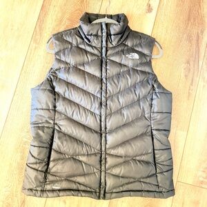 The North Face 550 Black Puffer Vest Size Large